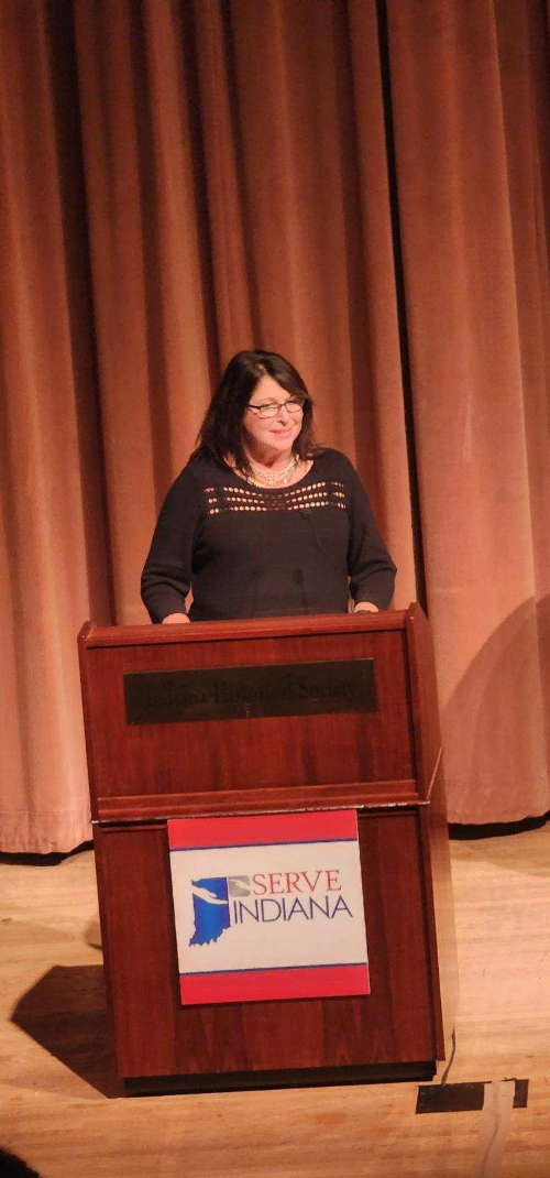 Beth-Meguschar,-Presenting.jpg