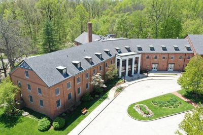 Arial view of Canyon Inn