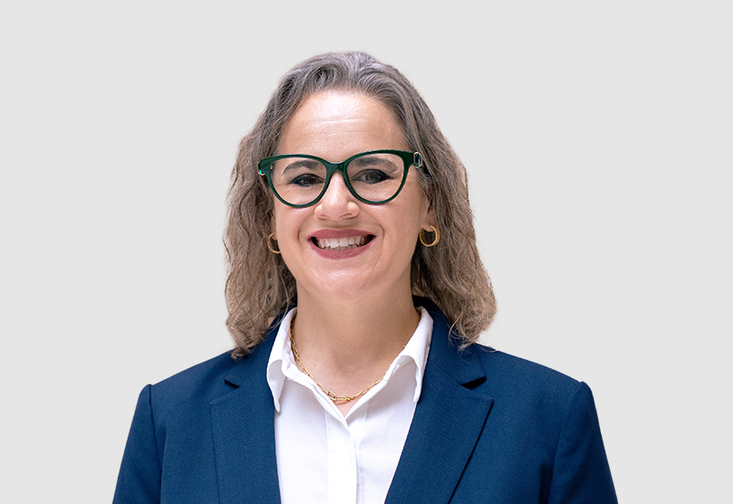 Headshot of Holly Newell