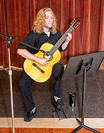 Picture of guitarist