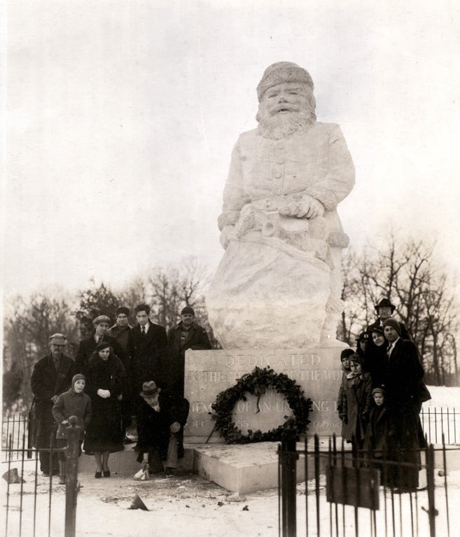 December 23, 1935 unveiling of Santa statue