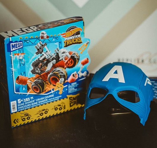 Monster Trucks Bone Shaker Crush Course & Captain America Mask