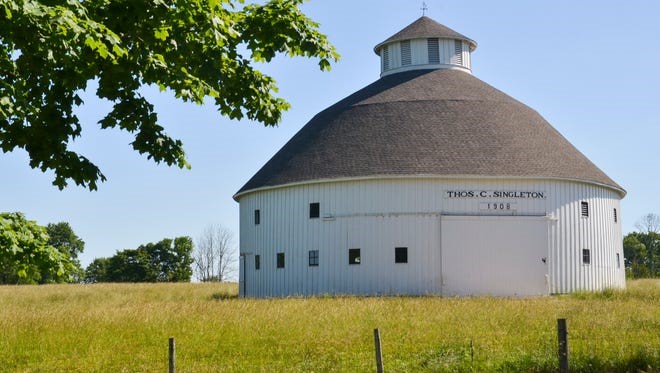 Veale Township & Daviess County Landmark 						Thomas Singleton Round Barn